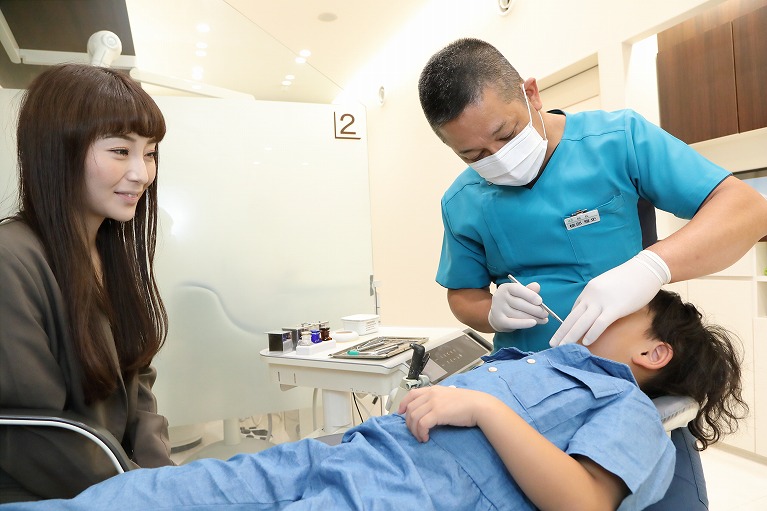 歯磨きだけでは取れない歯垢・歯石は定期検診で