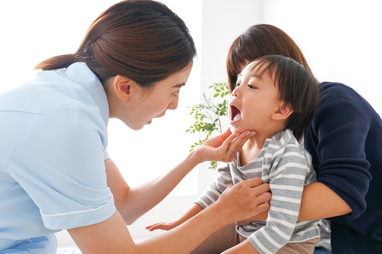 歯が生えてきたら定期検診に！